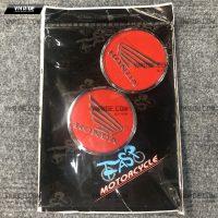 Cặp logo tròn đỏ viền crom CBR1000RR Cặp logo tròn đỏ viền crom CBR1000RR