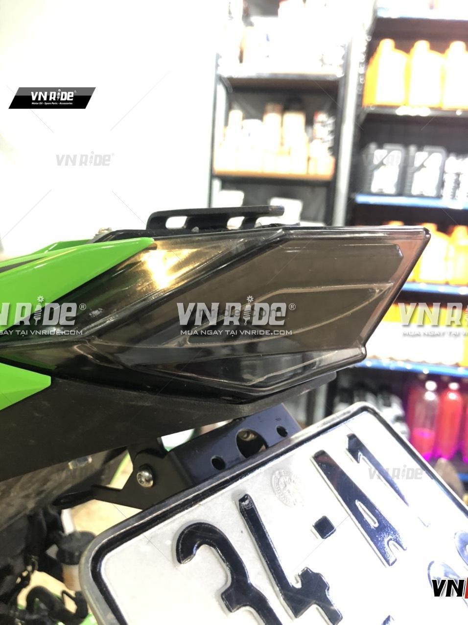 Đèn hậu tích hợp xi nhan mẫu 2 Z300 / Ninja 300 - VNRIDE