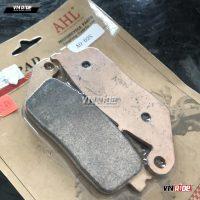 Má phanh trước Versys 650 date 15-19 (chính hãng AHL) (má phanh đồng) Má phanh trước Versys 650 date 15-19 (chính hãng AHL) (má phanh đồng)