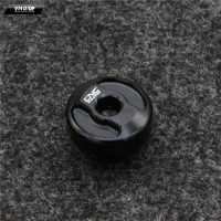 Khóa nắp thăm dầu chống phá CNC Racing Trident 660 Khóa nắp thăm dầu chống phá CNC Racing Trident 660