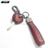 Móc khóa kèm phôi chìa bọc da Triumph