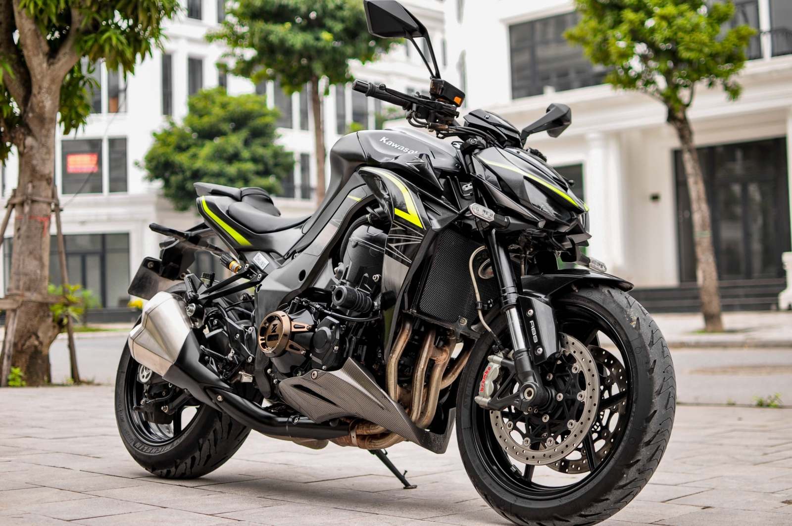 Kawasaki Z1000: Chiến mã đường phố đầy uy lực