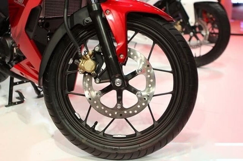 Lốp xe Winner X có vết nứt phải làm sao?